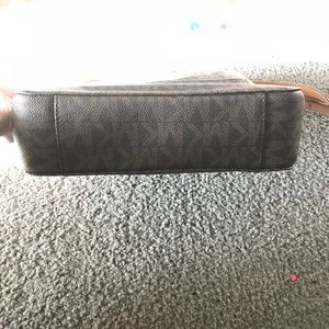 ❌SOLD❌Michael Kors crossbody